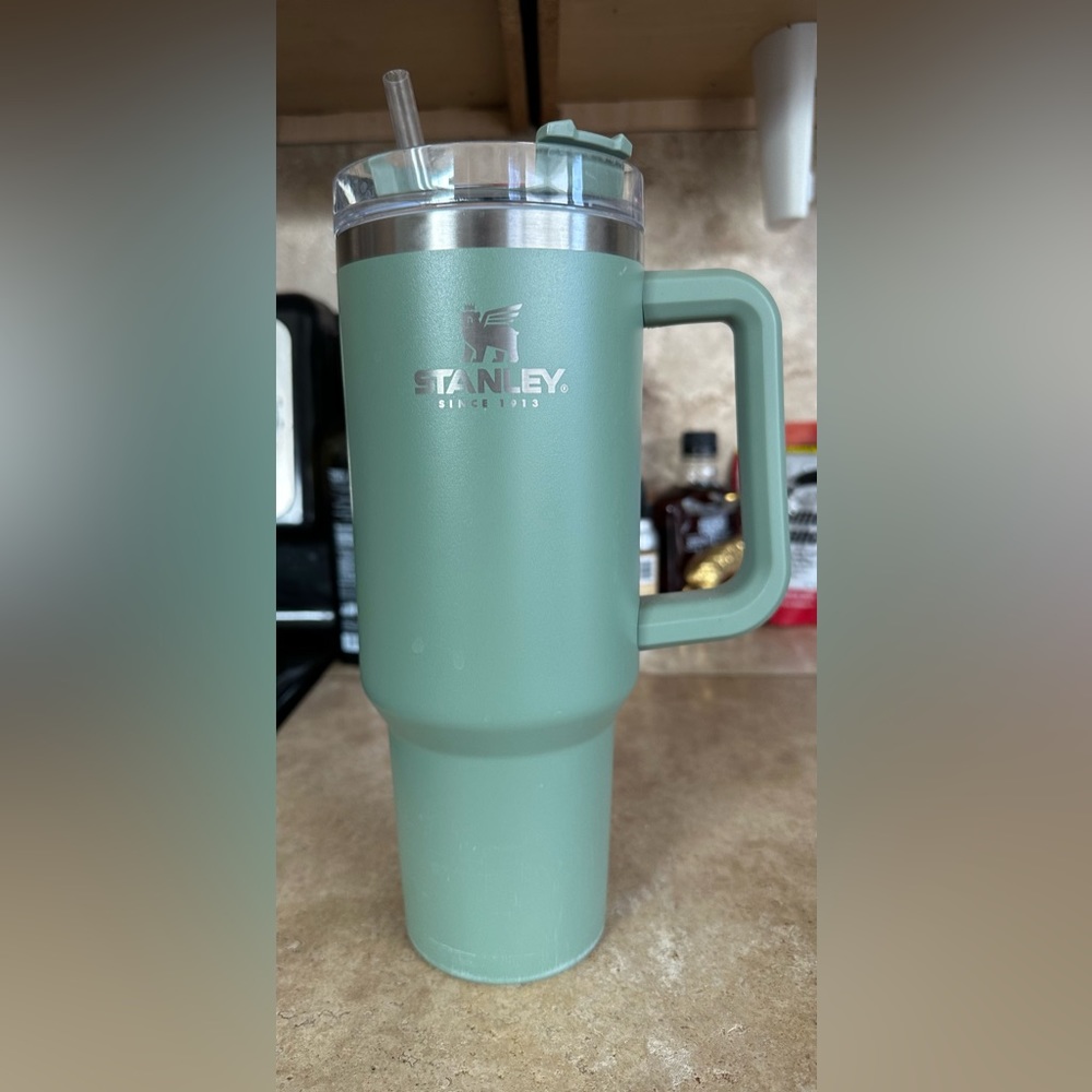 Stanley 40oz Quencher
